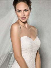 Кремовое свадебное платье с кружевом не сильно пышное 7863. Силуэт А-силуэт. Цвет Айвори / Капучино. Вид 2