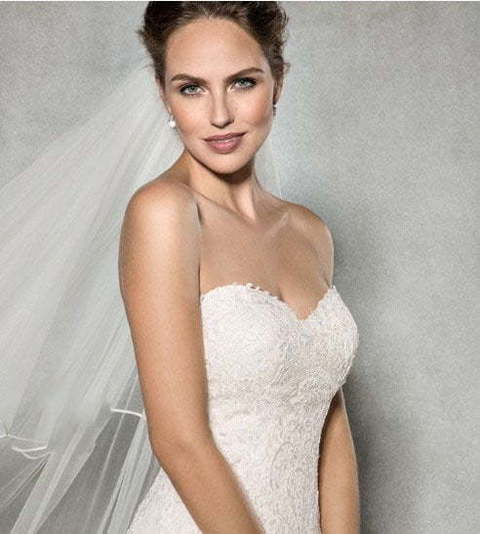 Кремовое свадебное платье с кружевом не сильно пышное 7863. Силуэт А-силуэт. Цвет Айвори / Капучино. Вид 2