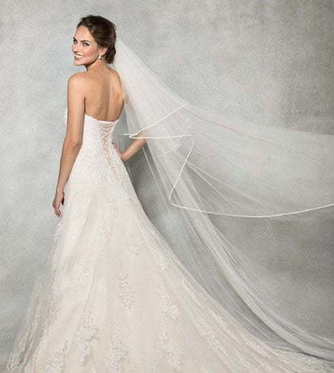 Кремовое свадебное платье с кружевом не сильно пышное 7863. Силуэт А-силуэт. Цвет Айвори / Капучино. Вид 3