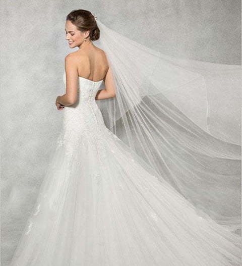 Свадебное платье с цельной юбкой А-силуэт 7031. Силуэт А-силуэт. Цвет Белый / Молочный. Вид 3