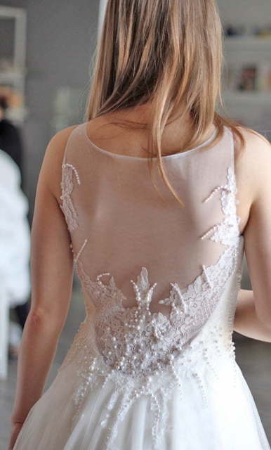 Свадебное платье с красивой спинкой Fidelia. Силуэт А-силуэт. Цвет Белый / Молочный. Вид 2