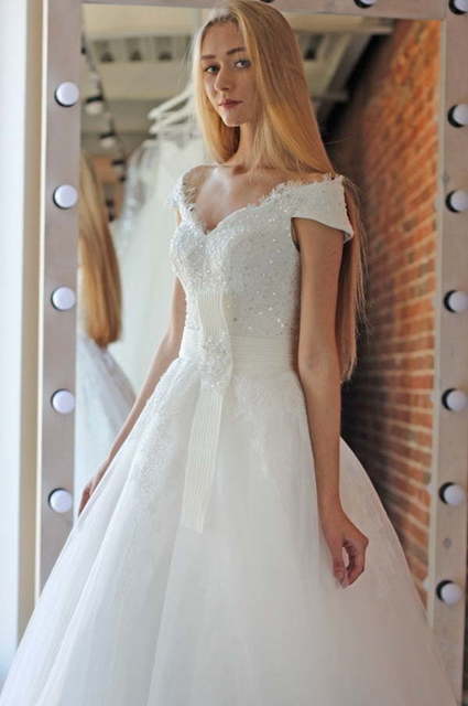 Пышное свадебное платье Salvia. Силуэт Пышное. Цвет Белый / Молочный. Вид 2