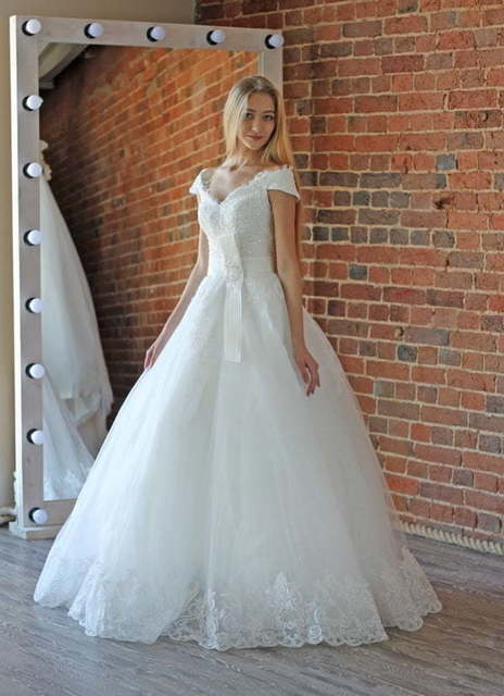 Пышное свадебное платье Salvia. Силуэт Пышное. Цвет Белый / Молочный. Вид 4