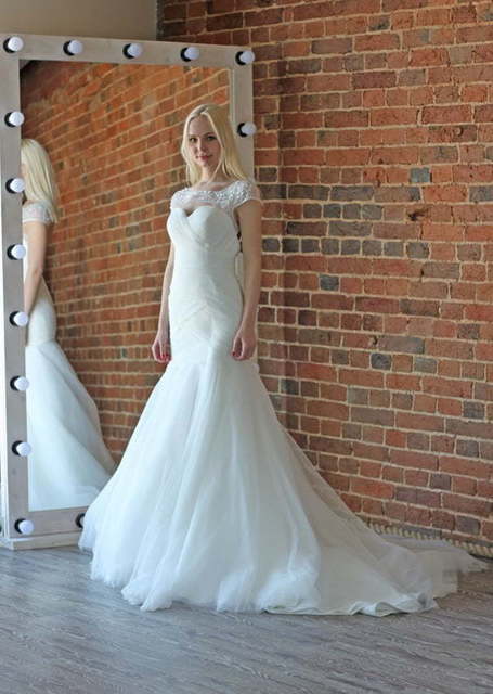 Свадебное платье рыбка из драпировок Primula. Силуэт Рыбка. Цвет Белый / Молочный. Вид 2