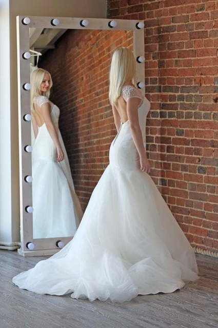 Свадебное платье рыбка из драпировок Primula. Силуэт Рыбка. Цвет Белый / Молочный. Вид 4