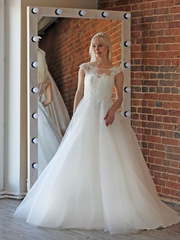 Пышное свадебное платье с декоративной спинкой Tilia. Силуэт Пышное. Цвет Белый / Молочный. Вид 1