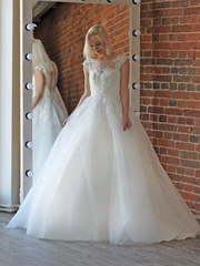 Пышное свадебное платье с декоративной спинкой Tilia. Силуэт Пышное. Цвет Белый / Молочный. Вид 2