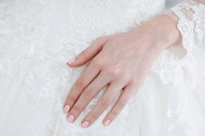 Супер пышное свадебное платье с рукавом Lori. Силуэт Пышное. Цвет Белый / Молочный. Вид 6