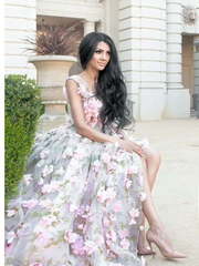 Розовое свадебное платье с лепестками и цветами Bella. Силуэт Пышное. Цвет оттенки Розового. Вид 2