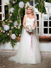 Прямое свадебное платье с бретелями и фатиновой юбкой 5456. Силуэт Прямое. Цвет Белый / Молочный. Вид 1