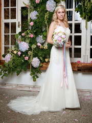 Легкое свадебное платье прямого силуэта 8978. Силуэт Прямое. Цвет Белый / Молочный. Вид 1