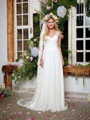 Прямое свадебное платье с декоративной спонкой 1232. Силуэт Прямое. Цвет Белый / Молочный. Вид 1