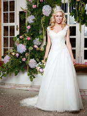 Свадебное платье А-силуэта с фатиновой юбкой 8796. Силуэт А-силуэт. Цвет Белый / Молочный. Вид 1