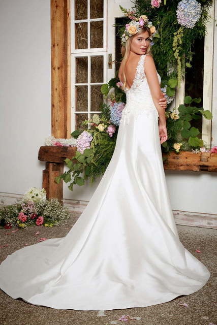 Свадебное платье микадо прямое 7643. Силуэт Прямое. Цвет Белый / Молочный. Вид 2