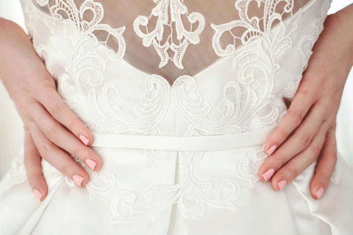 Пышное атласное платье с кружевной спинкой Antara. Силуэт Пышное. Цвет Белый / Молочный. Вид 5