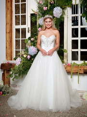 Пышное свадебное платье с расшитым корсетом 1213. Силуэт Пышное. Цвет Белый / Молочный. Вид 1