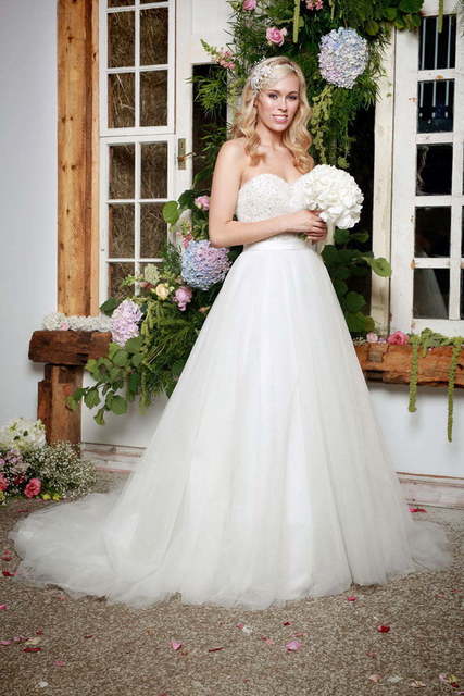 Пышное фатиновое платье на свадьбу 1564. Силуэт Пышное. Цвет Белый / Молочный. Вид 1