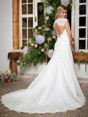 Свадебное платье микадо прямого силуэта 7877. Силуэт Прямое. Цвет Белый / Молочный. Вид 2