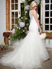 Роскошное свадебное платье рыбка с пышным хвостом 7898. Силуэт Рыбка. Цвет Белый / Молочный. Вид 2