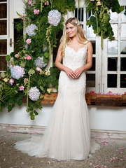 Свадебное платье рыбка с глубоким вырезом на спине 9863. Силуэт Рыбка. Цвет Белый / Молочный. Вид 1