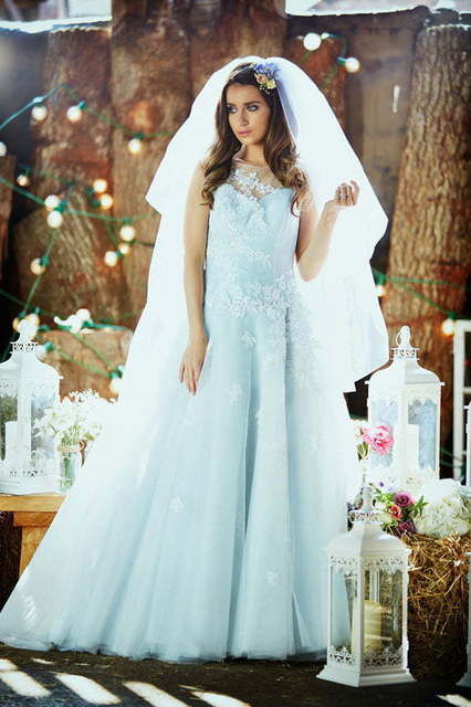 Голубое пышное свадебное платье из фатина 7412. Силуэт Пышное. Цвет Голубой / Синий. Вид 2