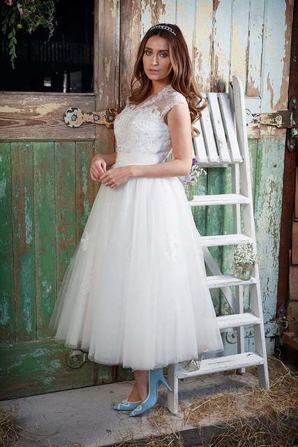 Короткое свадебное платье с юбкой пачкой 7877. Силуэт Пышное. Цвет Белый / Молочный. Вид 2