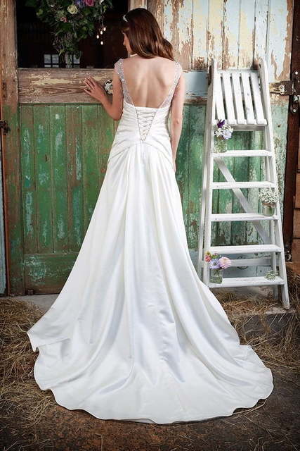 Атласное свадебное платье ампир 4545. Силуэт А-силуэт. Цвет Белый / Молочный. Вид 3