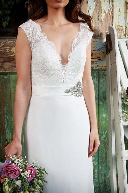 Шифоновое свадебное платье прямого кроя с кружевом 7412. Силуэт Прямое. Цвет Белый / Молочный. Вид 2