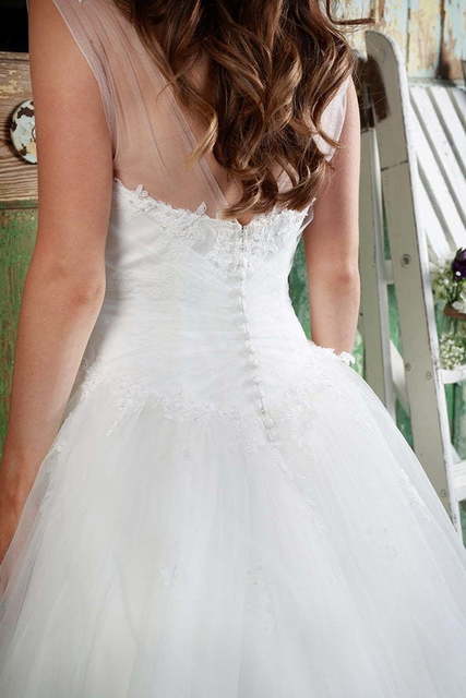 Свадебное платье принцессы с легкой юбкой 1123. Силуэт Пышное. Цвет Белый / Молочный. Вид 3