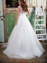 Свадебное платье пышное блестящее с пайетками 8745. Силуэт Пышное. Цвет Белый / Молочный. Вид 2