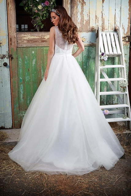 Свадебное платье пышное блестящее с пайетками 8745. Силуэт Пышное. Цвет Белый / Молочный. Вид 2