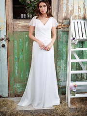 Свадебное платье тонкое для свадьбы на море 8975. Силуэт Прямое. Цвет Белый / Молочный. Вид 1