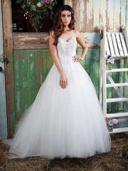 Пышное платье с отрезным корсетом на большую грудь 7456. Силуэт Пышное. Цвет Белый / Молочный. Вид 1