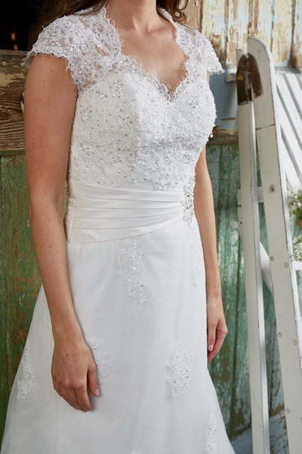 Кружевное свадебное платье айвори с рукавчиками 7321. Силуэт А-силуэт. Цвет Белый / Молочный. Вид 2