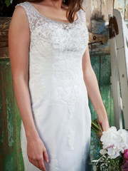 Свадебное платье по фигуре с интересной спинкой 8777. Силуэт Рыбка. Цвет Белый / Молочный. Вид 1