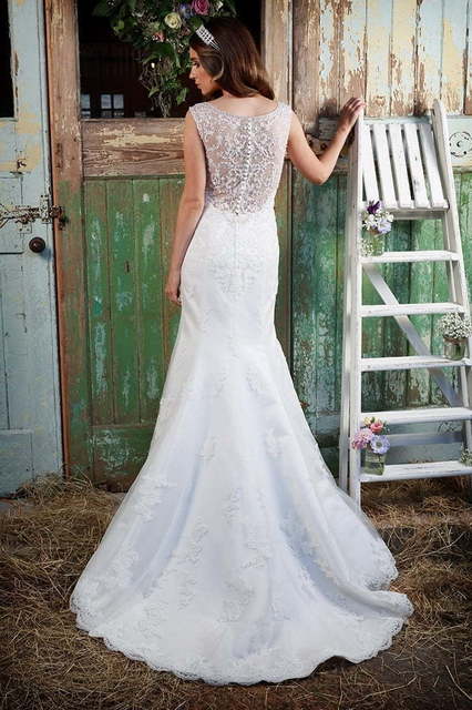 Свадебное платье по фигуре с интересной спинкой 8777. Силуэт Рыбка. Цвет Белый / Молочный. Вид 4