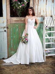 Расшитое атласное платье микадо с корсетом сердце 3794. Силуэт А-силуэт. Цвет Белый / Молочный. Вид 1