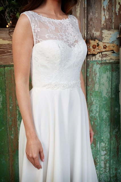 Струящиеся свадебное платье с закрытым верхом 4631. Силуэт А-силуэт. Цвет Белый / Молочный. Вид 2