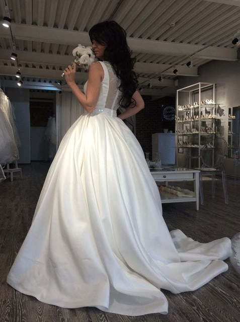 Атласное платье с расшитой спинкой Jackline. Силуэт Пышное. Цвет Белый / Молочный. Вид 4