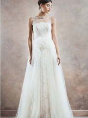 Легкое летящее платье с кружевом 1313. Силуэт А-силуэт. Цвет Белый / Молочный. Вид 1