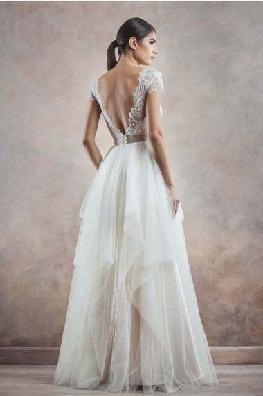 Свадебное платье с кружевом на груди и летящей юбкой 7655. Силуэт А-силуэт. Цвет Белый / Молочный. Вид 2