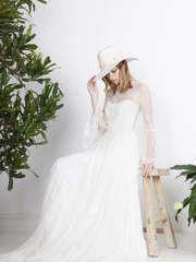 Длинное свадебное платье с рукавом в кружеве бохо шик 8886. Силуэт А-силуэт. Цвет Белый / Молочный. Вид 2