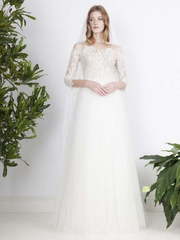 Летящее свадебное платье из тонкого кружева шантельи 7609. Силуэт А-силуэт. Цвет Белый / Молочный. Вид 1