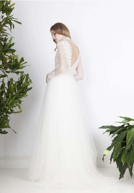 Свадебное платье с воротником стойкой и рукавом 6765. Силуэт А-силуэт. Цвет Белый / Молочный. Вид 2