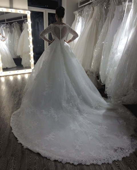 Королевское свадебное платье с большим шлейфом Safisa. Силуэт Прямое. Цвет Белый / Молочный. Вид 5