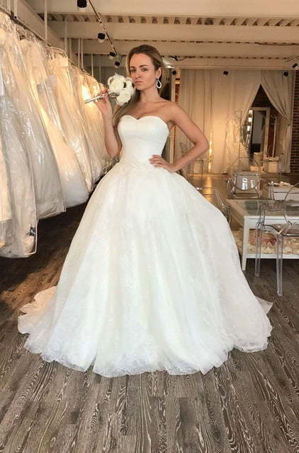 Пышное платье Alanel айвори с жемчужным поясом. Силуэт Пышное. Цвет Белый / Молочный. Вид 2