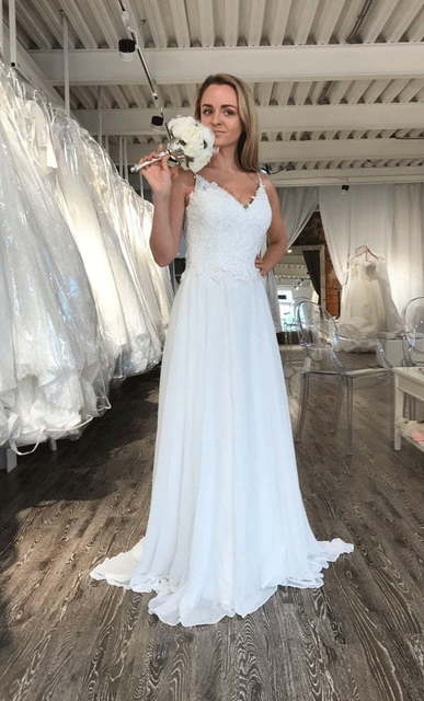 Шифоновое летящее легкое платье Alania на тонких бретелях. Силуэт Прямое. Цвет Белый / Молочный. Вид 2