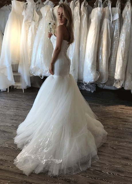 Роскошное свадебное атласное платье рыбка Anelina. Силуэт Рыбка. Цвет Белый / Молочный. Вид 6