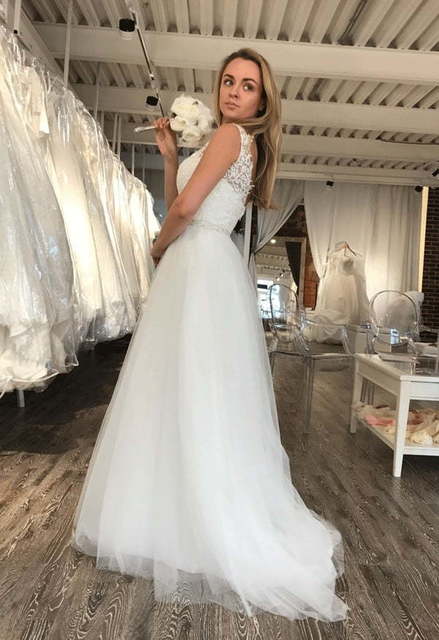 Легкое свадебное платье с фатиновой юбкой Minea. Силуэт А-силуэт. Цвет Белый / Молочный. Вид 3