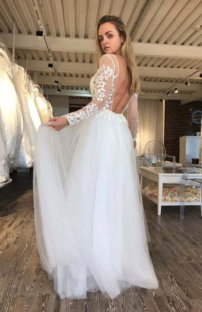 Легкое свадебное платье с открытой спиной Primavera. Силуэт А-силуэт. Цвет Белый / Молочный. Вид 4